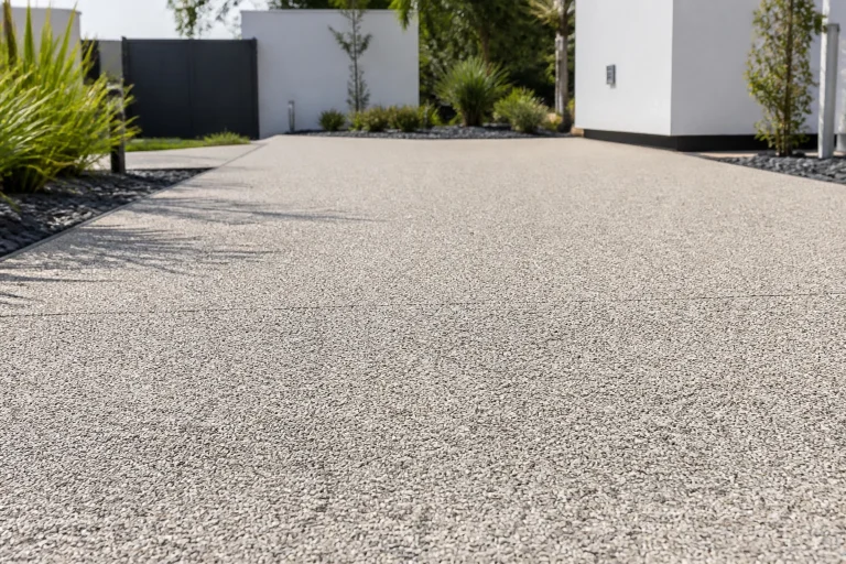 Surface en resine drainante moderne